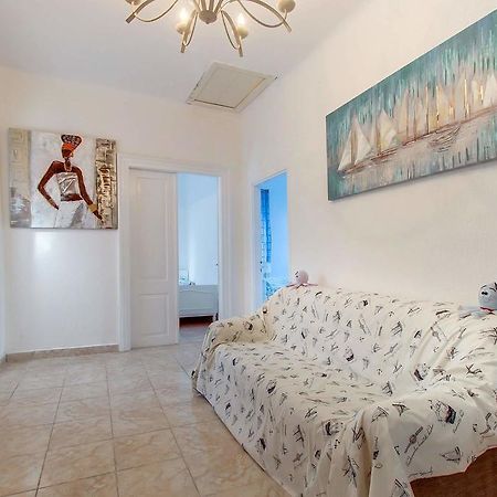 Narcis Central Apartment With Sea & City Views Veli Losinj Bagian luar foto