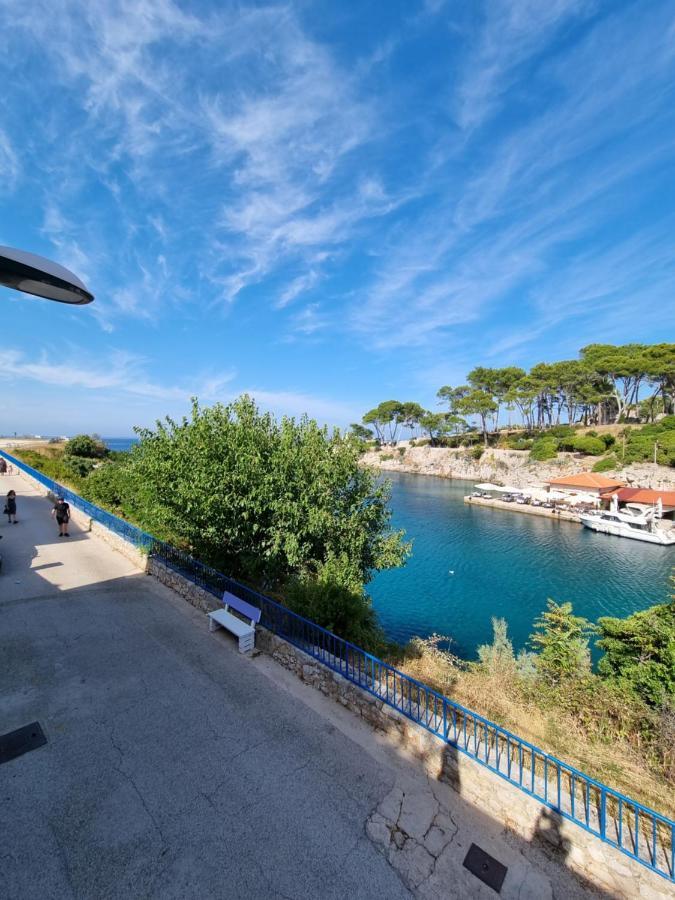 Narcis Central Apartment With Sea & City Views Veli Losinj Bagian luar foto