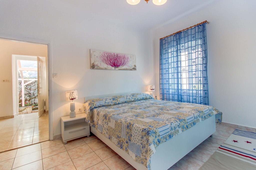 Narcis Central Apartment With Sea & City Views Veli Losinj Bagian luar foto
