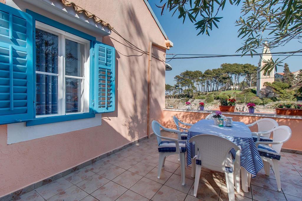 Narcis Central Apartment With Sea & City Views Veli Losinj Bagian luar foto